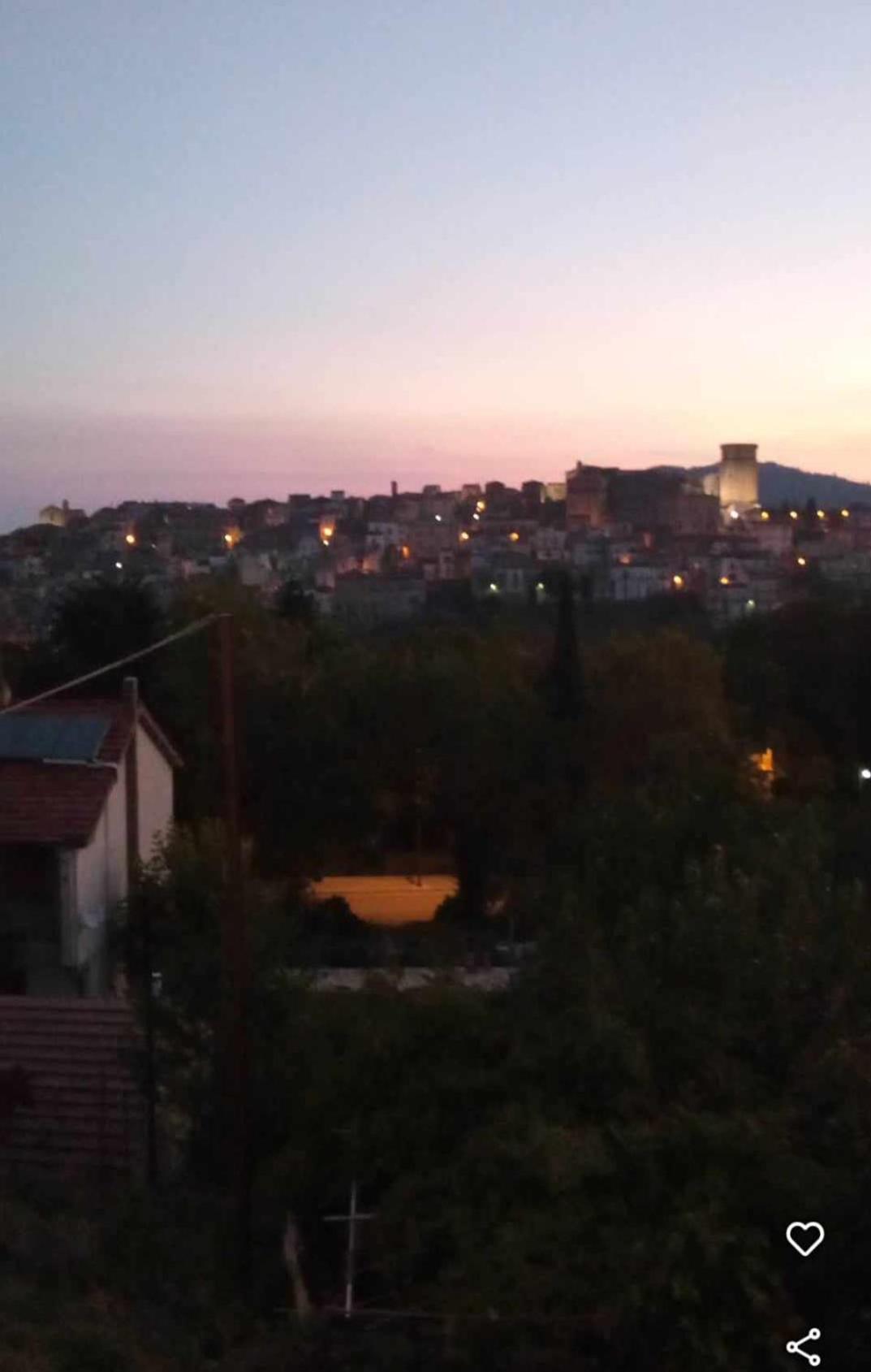 Comfort, Parcheggio E Balcone Su Tricarico In Basilicata, Io Sono Qui Buitenkant foto