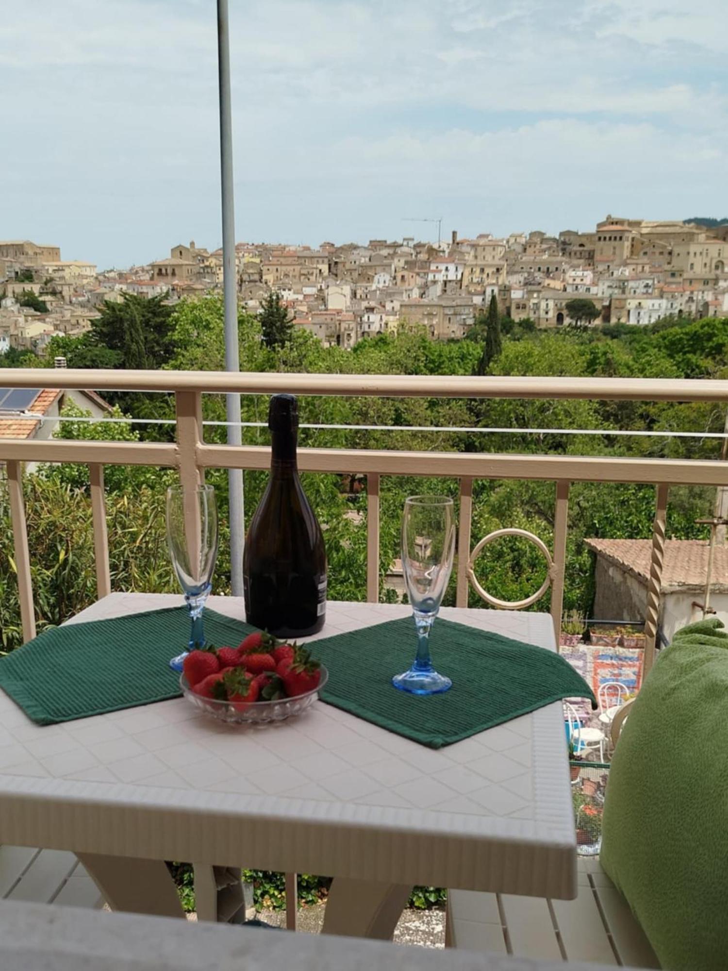 Comfort, Parcheggio E Balcone Su Tricarico In Basilicata, Io Sono Qui Buitenkant foto